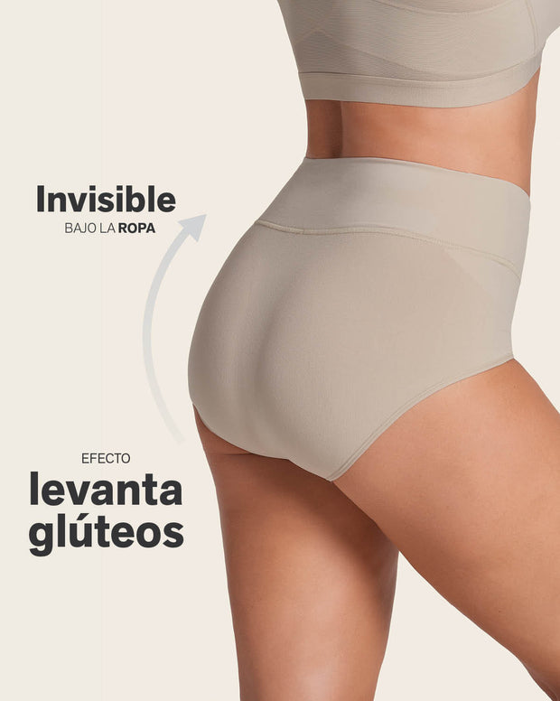 Panty faja de compresión moderada tiro alto en SkinFuse®