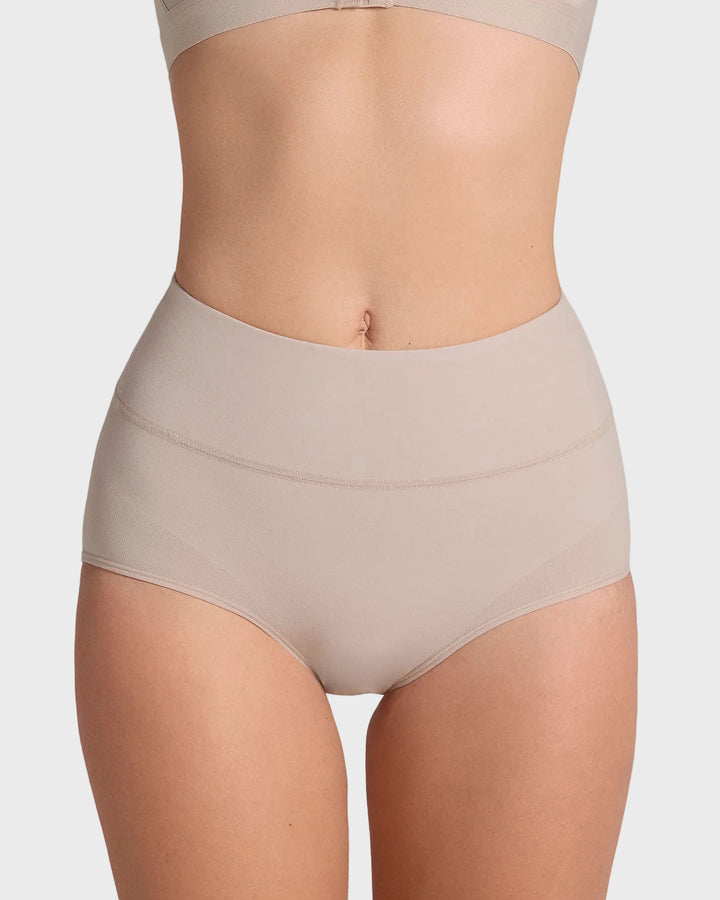 Panty faja de compresión moderada tiro alto en SkinFuse®