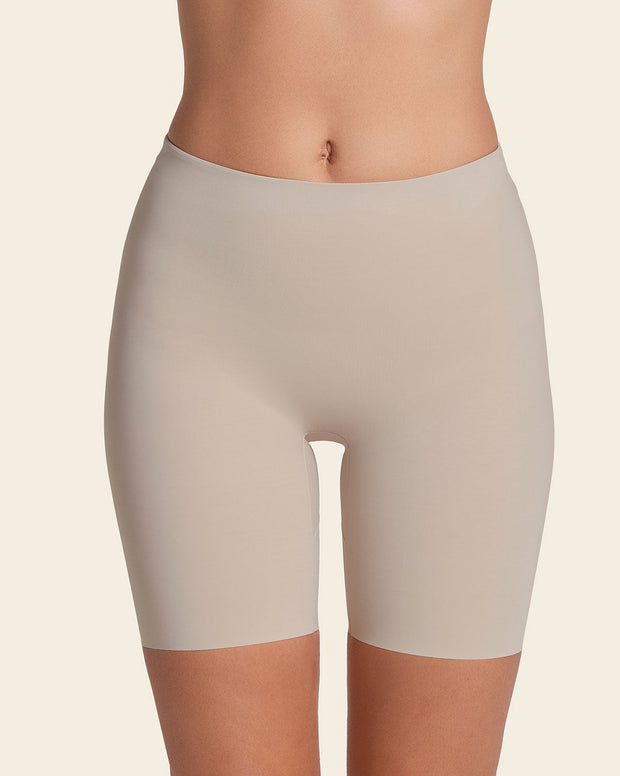 Panty short invisible de control moderado con realce de glúteos
