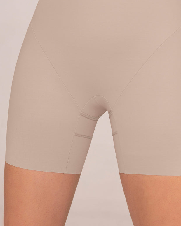 Short media pierna tiro extra alto, levanta glúteos