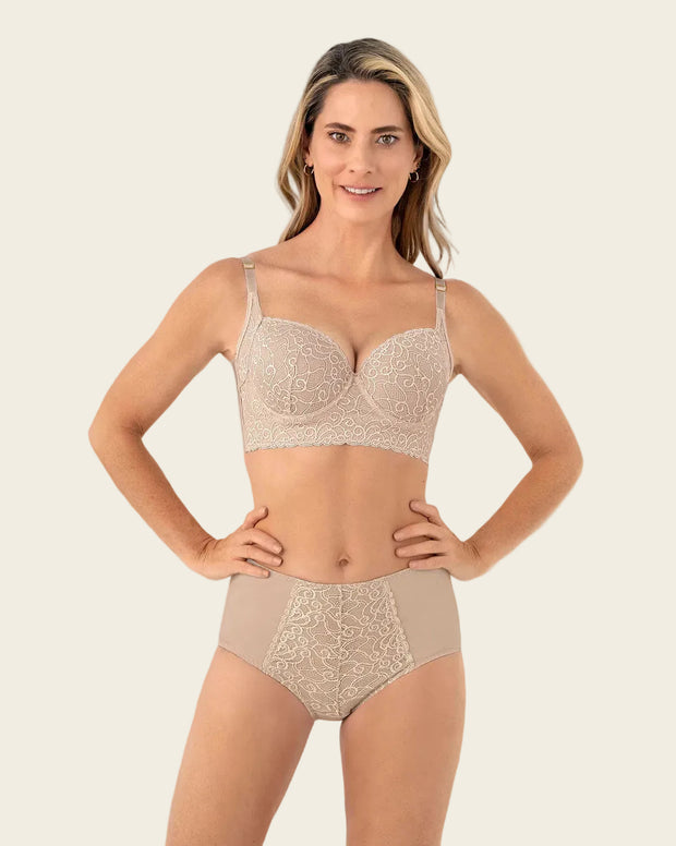 Panty clásico de compresión suave con toques de encaje en abdomen