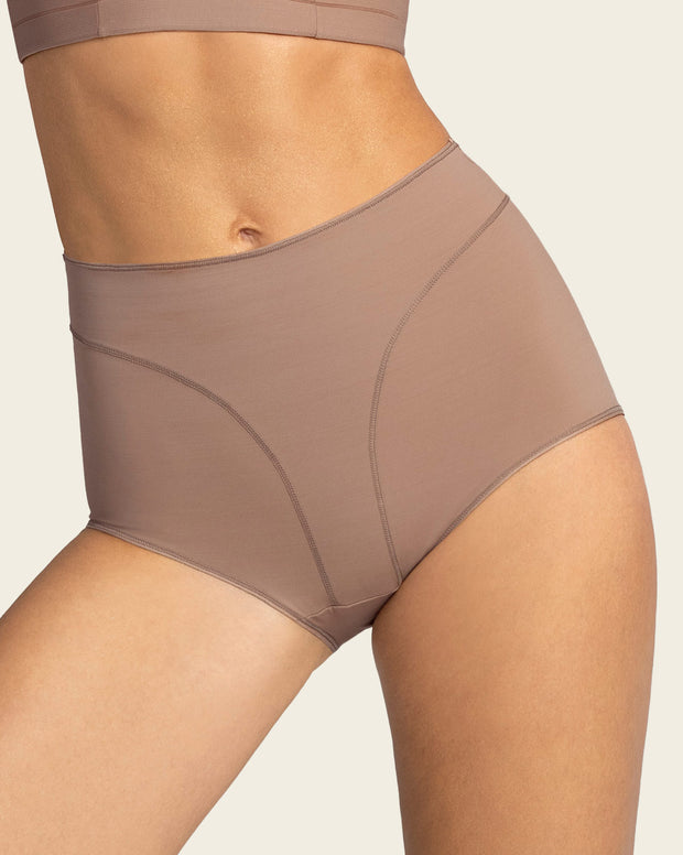 Panty clásico de control y tiro alto