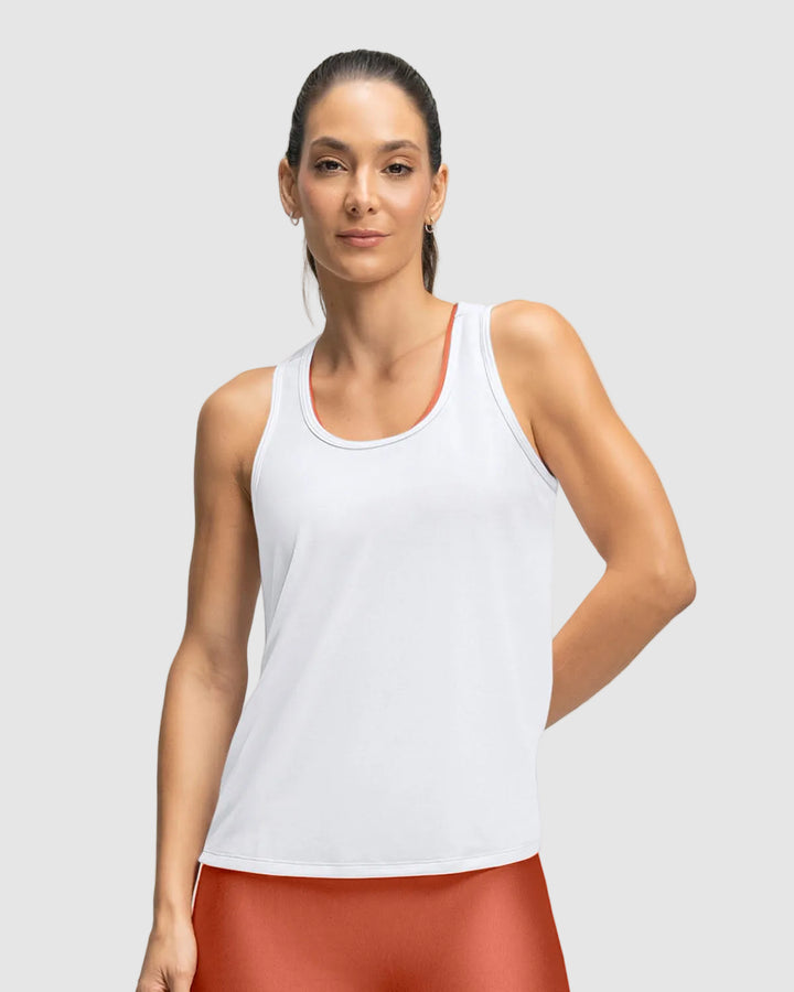 Camiseta deportiva de secado rápido y silueta semiajustada para mujer