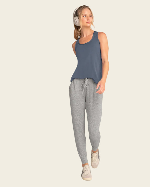 Camiseta deportiva de secado rápido y silueta semiajustada para mujer