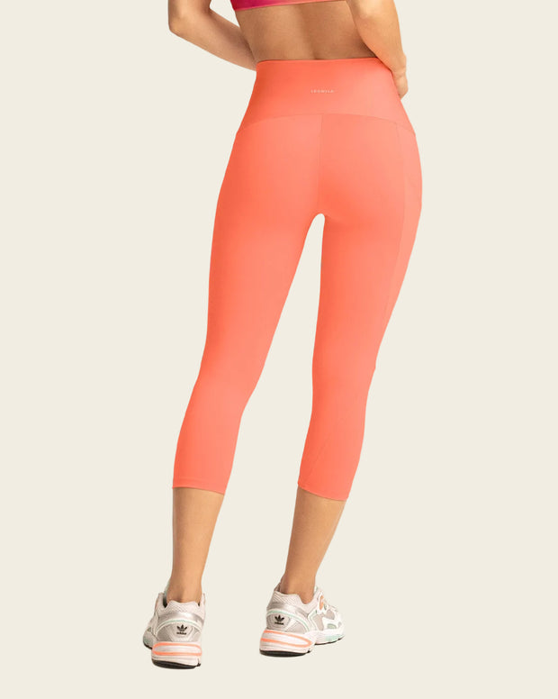Capri de control en abdomen y muslos con bolsillo lateral