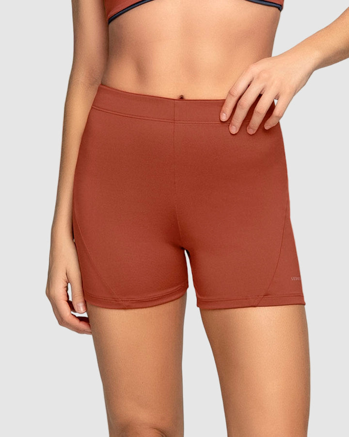 Short corto deportivo ajustado y ligero con cómodo elástico en cintura