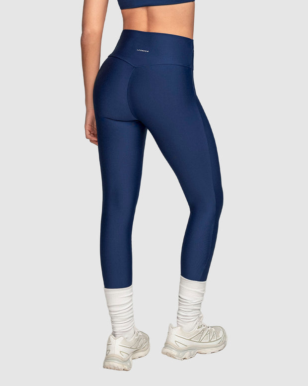 Legging deportivo tiro alto con corte en glúteos tipo corazón