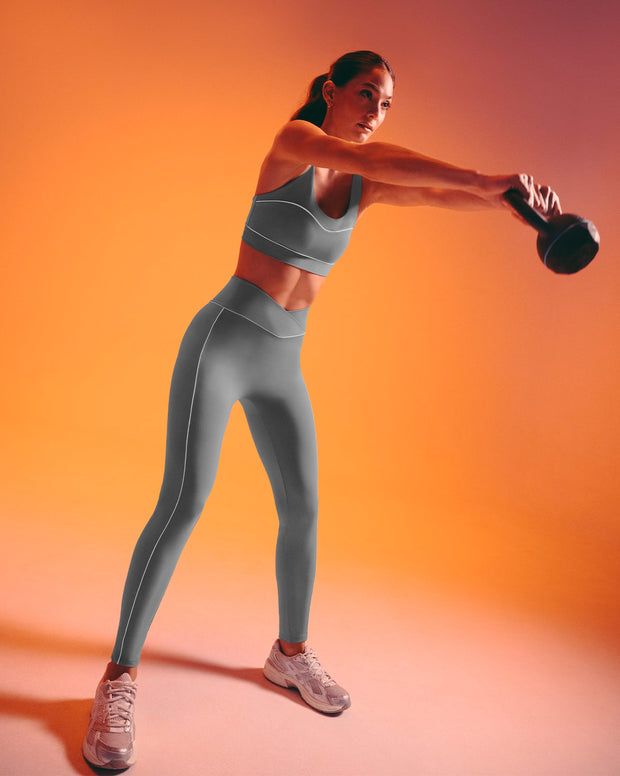 Legging deportivo con pretina en V