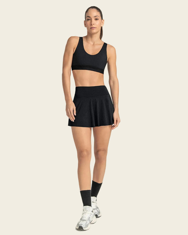 Top deportivo espalda atlética con detalles en SmartLace®