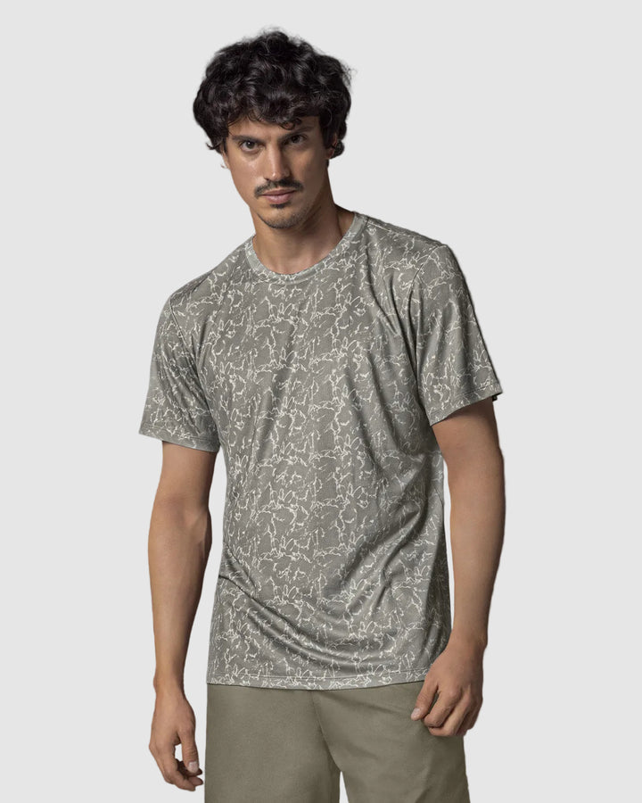 Camiseta deportiva masculina con tecnología de secado rápido