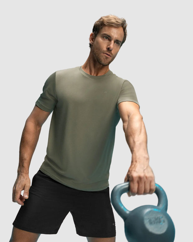 Camiseta deportiva masculina semiajustada de secado rápido