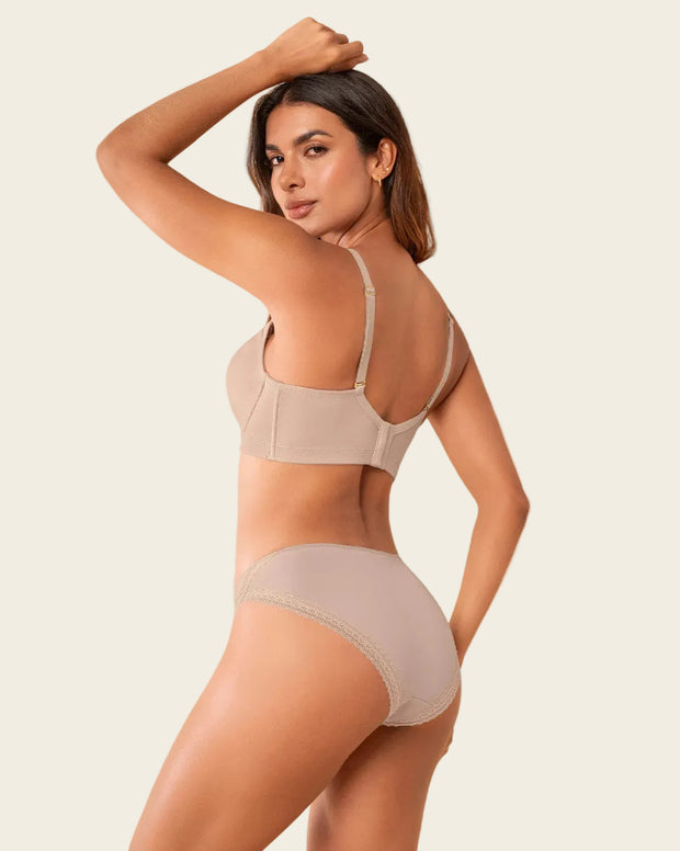 Panty tipo bikini con SmartLace® decorativo en piernas