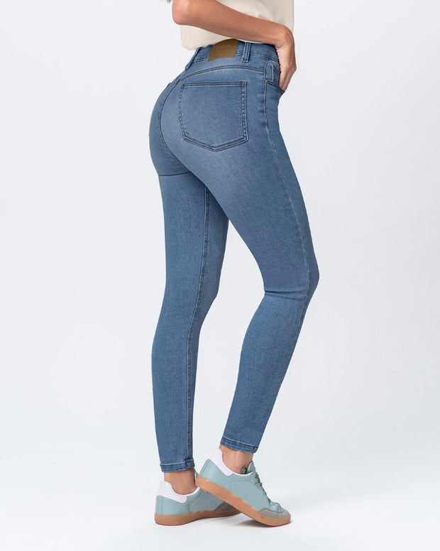 Jeans skinny esenciales para mujer