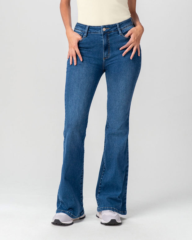 Jean levanta glúteos bota flare