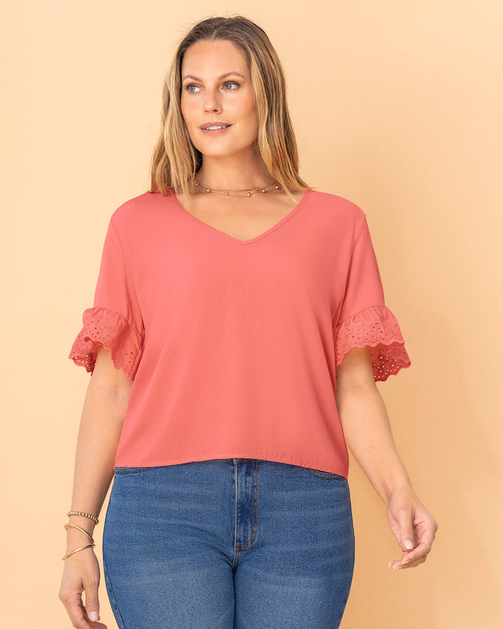 Blusa con detalle en mangas