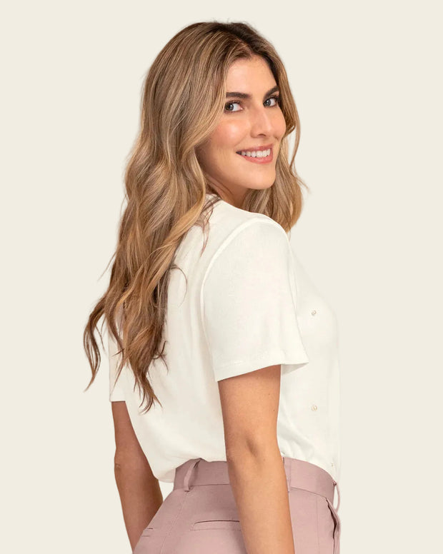 Camiseta manga corta con apliques de perlas