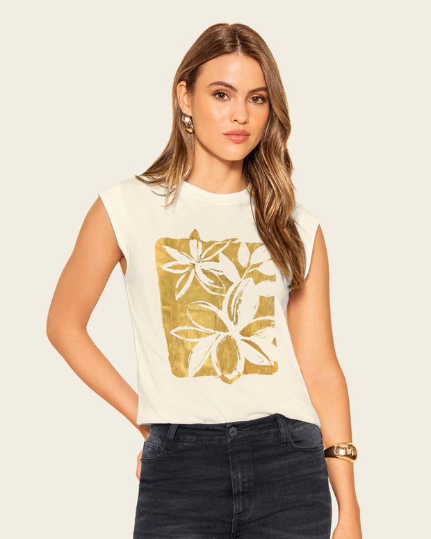 Camiseta manga sisa con estampado y apliques