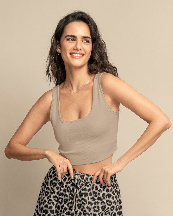 Camiseta manga sisa crop top en tejido acanalado