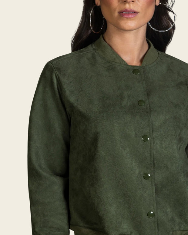 Chaqueta-en-textura-gamuza-y-acabados-acanalados