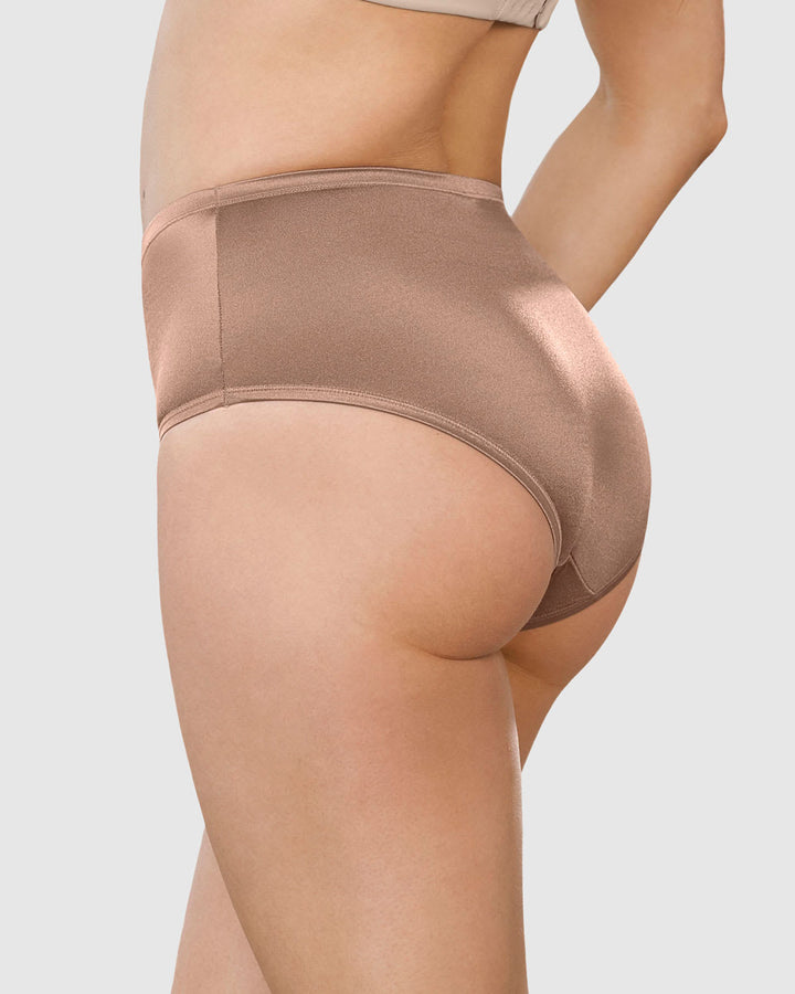 Panty clásico pierna alta con excelente cubrimiento tela suave