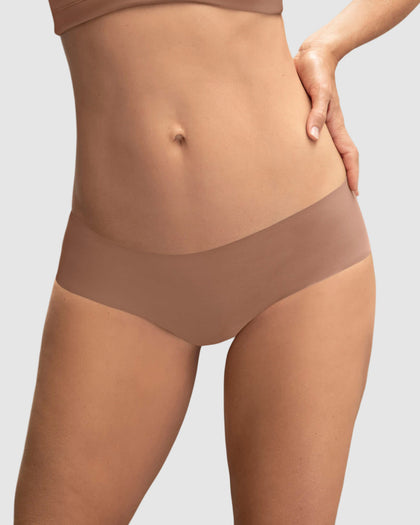 Panty hípster invisible ultraplano sin elásticos y de pocas costuras#color_640-cafe-oscuro