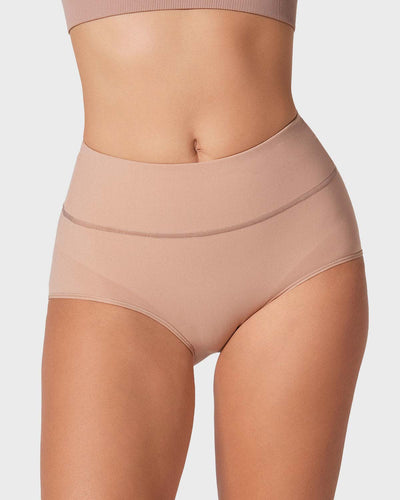 Panty faja de compresión moderada tiro alto en SkinFuse®#color_852-cafe-medio