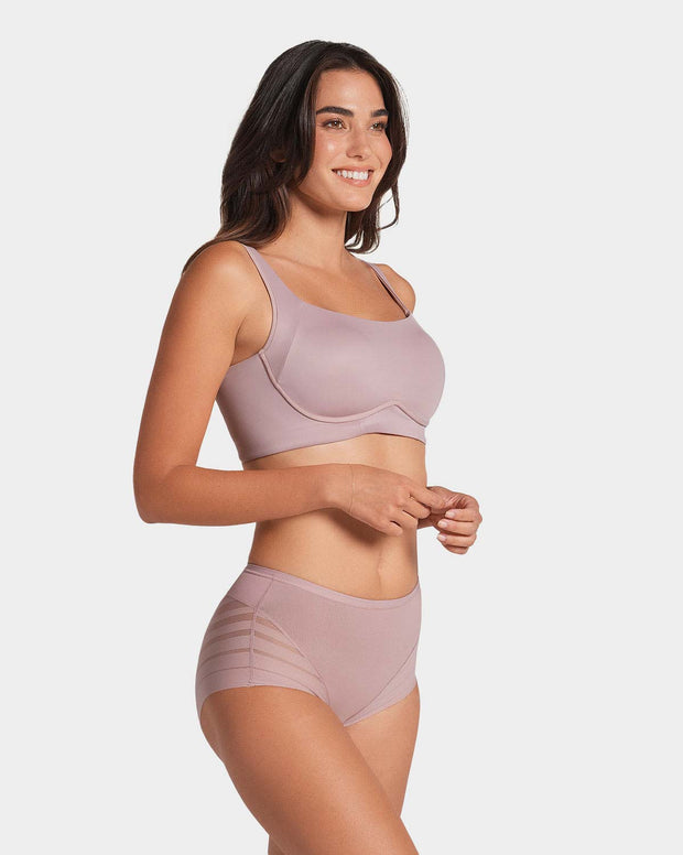 Panty faja clásico con control moderado de abdomen y bandas en tul