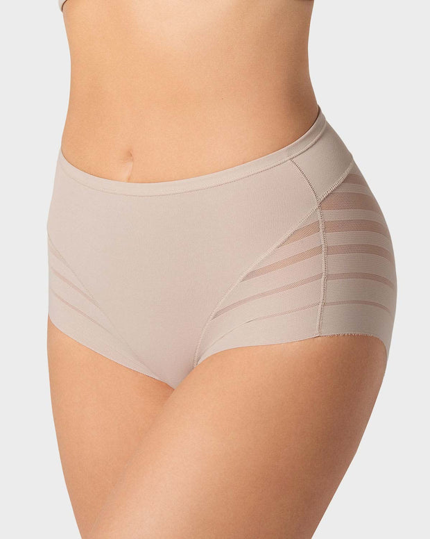 Panty faja clásico con control moderado de abdomen y bandas en tul