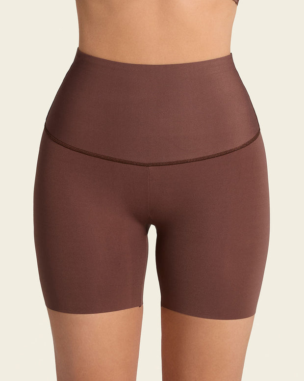Short de compresión de abdomen y cintura que disimula la celulitis