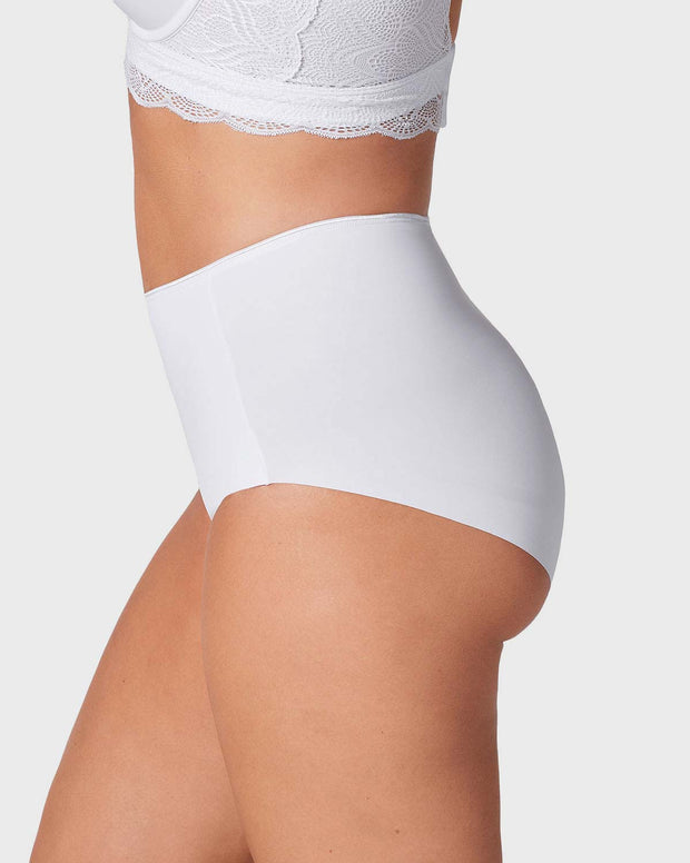 Panty clásico efecto invisible de control fuerte en abdomen