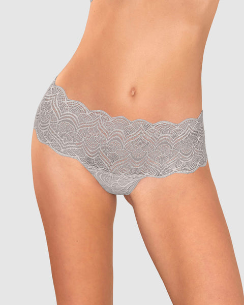 Panty estilo cachetero en encaje con transparencias y bordes redondeados#color_710-gris