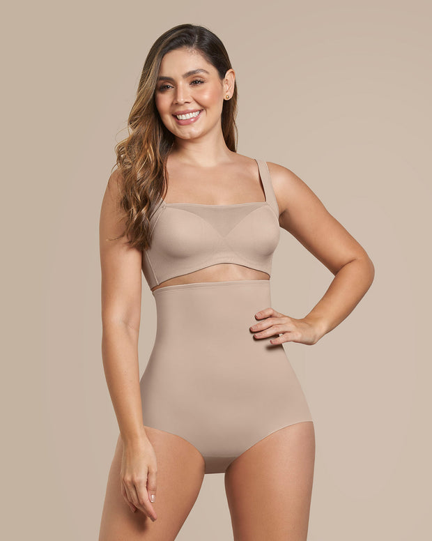 Panty faja de tiro alto con control moderado en abdomen y espalda