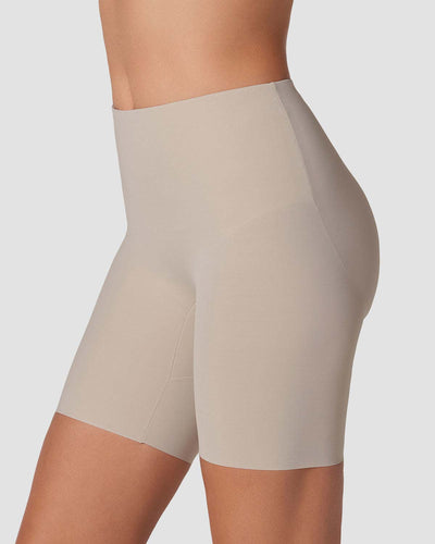 Panty short invisible de control moderado con realce de glúteos#color_802-cafe-claro