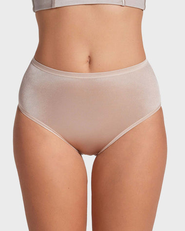 Panty clásico pierna alta con excelente cubrimiento tela suave#color_878-beige