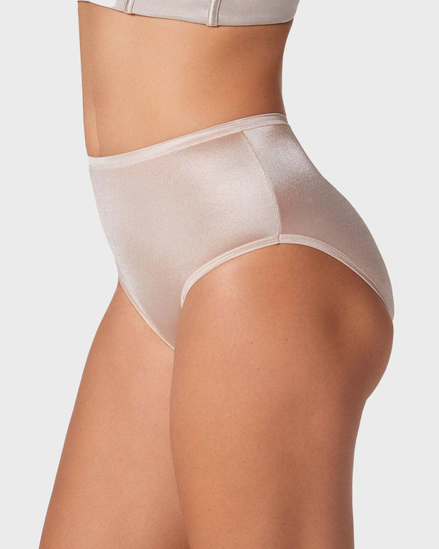 Panty clásico de control con excelente cubrimiento en tela suave
