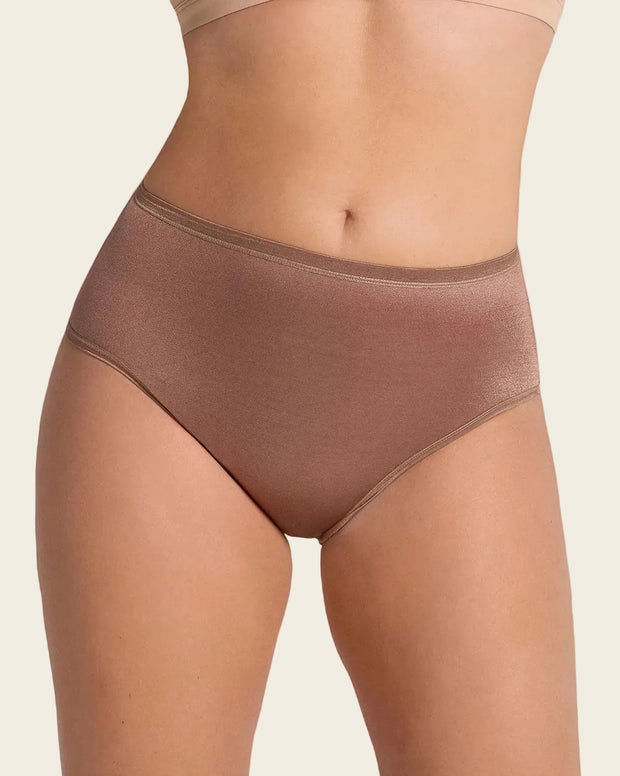 Panty clásico pierna alta con excelente cubrimiento tela suave