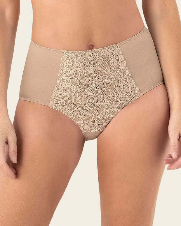 Panty clásico de compresión suave con toques de encaje en abdomen