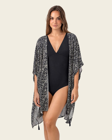 Salida de baño tipo kimono con borlas decorativas#color_c08-estampado-flores