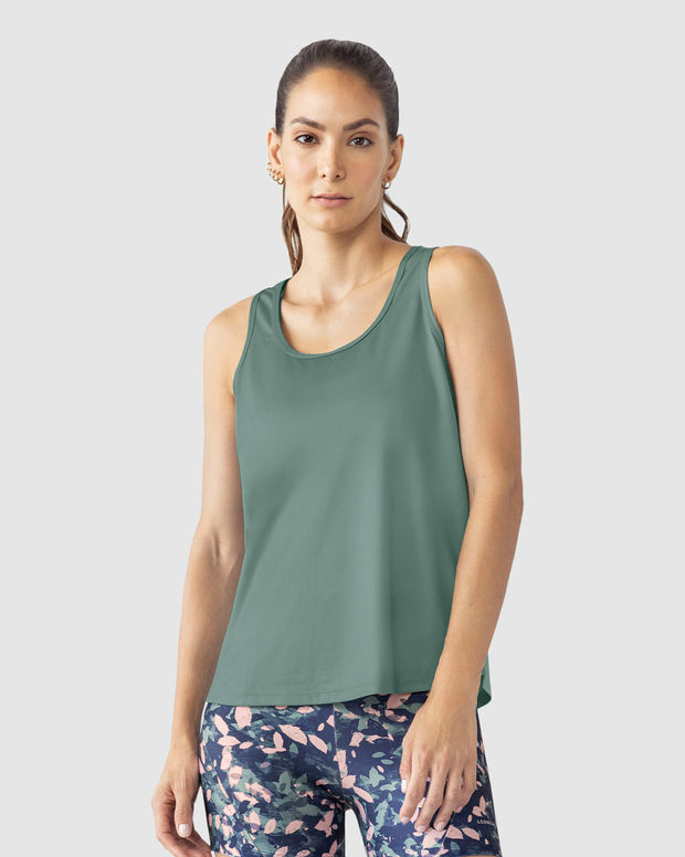 Camiseta deportiva de secado rápido y silueta semiajustada para mujer