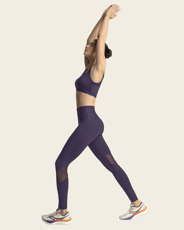 Legging de compresión con mallas transpirables en piernas