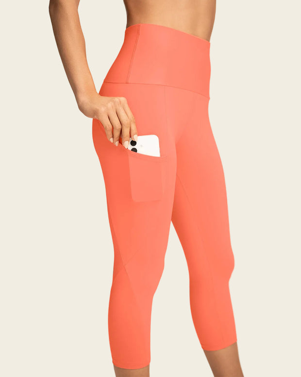 Capri de control en abdomen y muslos con bolsillo lateral
