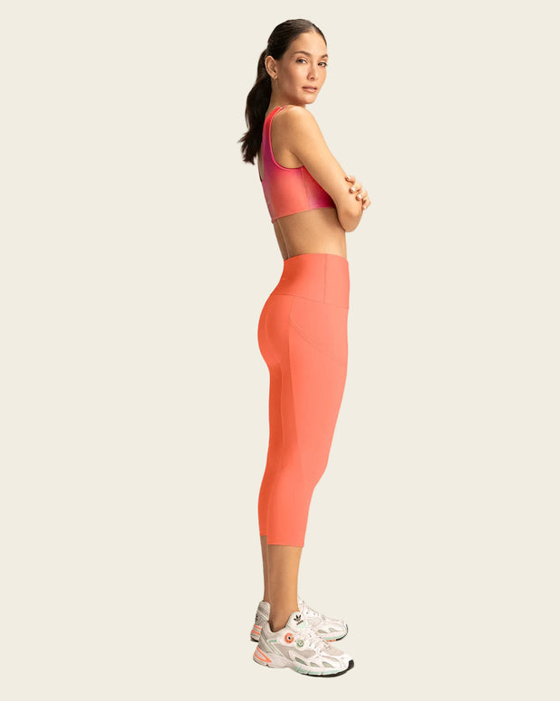 Capri de control en abdomen y muslos con bolsillo lateral