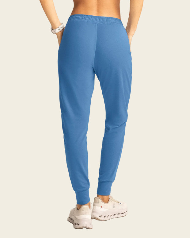 Jogger deportivo de silueta amplia con bolsillos