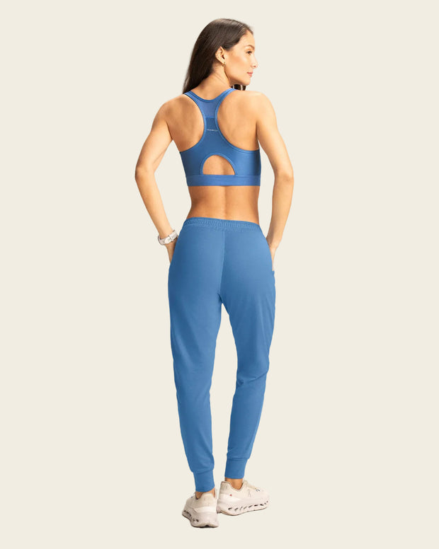 Jogger deportivo de silueta amplia con bolsillos