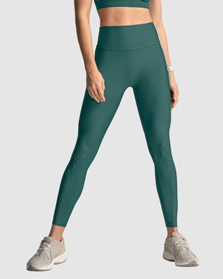 Legging deportivo tiro alto con corte en glúteos tipo corazón#color_678-verde