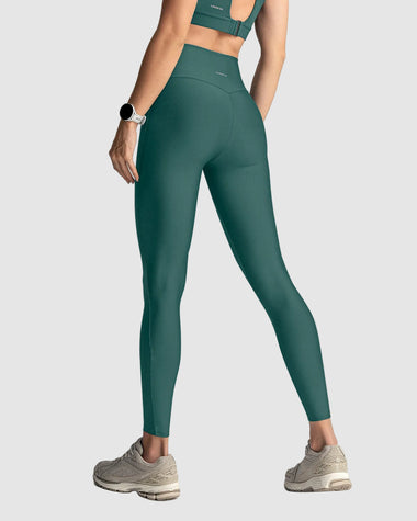 Legging deportivo tiro alto con corte en glúteos tipo corazón#color_678-verde