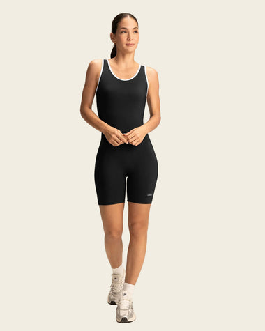 Enterizo deportivo corto con abertura en espalda#color_700-negro