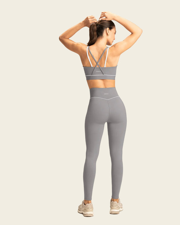 Legging deportivo con pretina en V