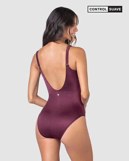 Traje de baño entero con compresión de abdomen y tela con brillo#color_466-vinotinto