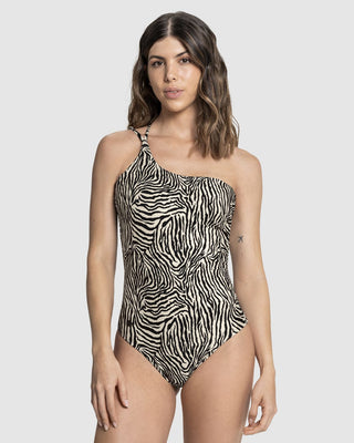 Traje de baño entero de un solo hombro tecnología BIO-PET#color_845-estampado-piel-vino